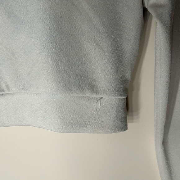 Peek a boo cut out long sleeve crop top - Picture 5 of 5